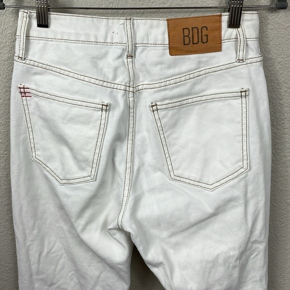 BDG High Rise Mom Jeans Ivory White Contrast Tan Stitch Urban Outfitters Sz 26 - Picture 6 of 14